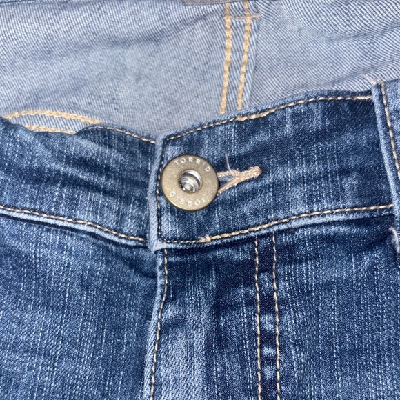 Torrid - Crop Boyfriend Vintage Stretch Jeans - Size 14 - Picture 9 of 12